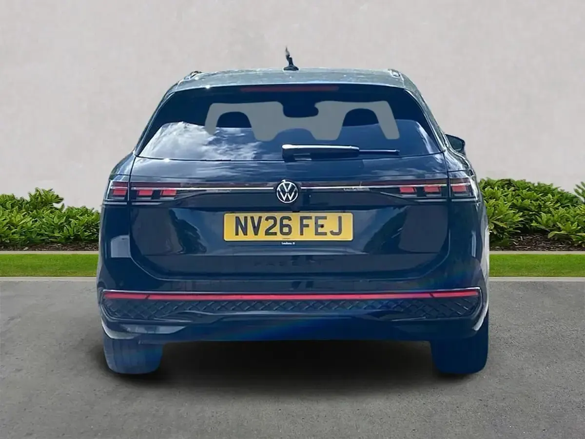 New VW Passat R-line 150 HP (110 kW) 2026 Black Estate