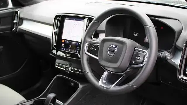 Second-hand Volvo XC40 Core 163 CP (119 kW) 2023 SUV