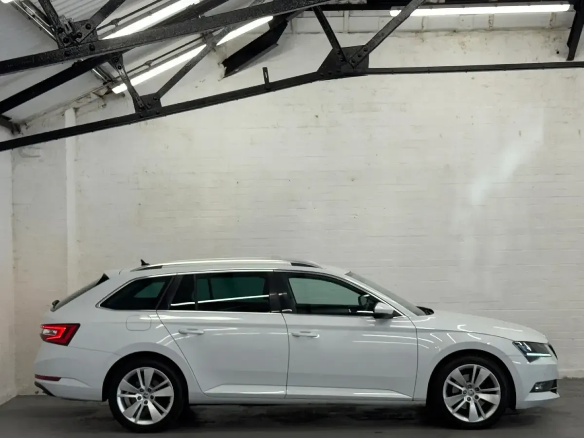Used Skoda Superb SE L Executive 190 HP (139 kW) 2019 White Estate