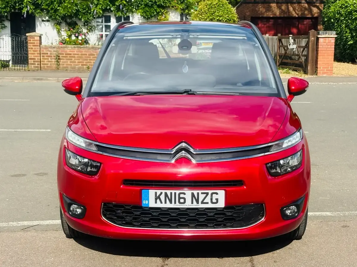 Used Citroën Grand C4 Picasso Exclusive 120 HP (88 kW) 2016 Red MPV