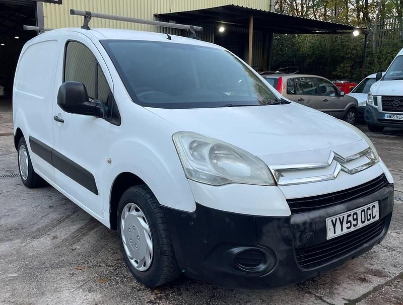 Used Citroën Berlingo 75 HP (55 kW) 2010 White MPV