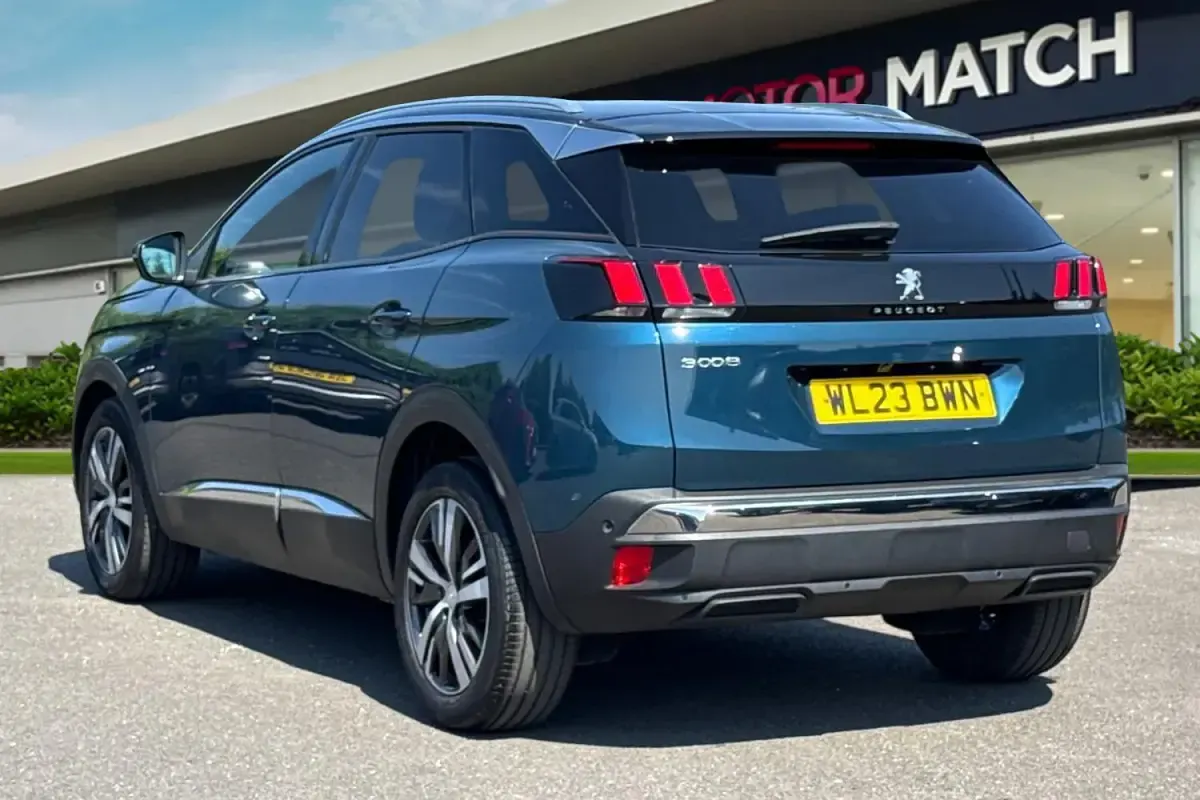 Used Peugeot 3008 Allure+ 131 HP (96 kW) 2023 Blue SUV