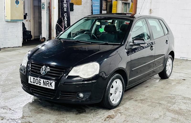 Used VW Polo S 75 HP (55 kW) 2006 Black Hatchback