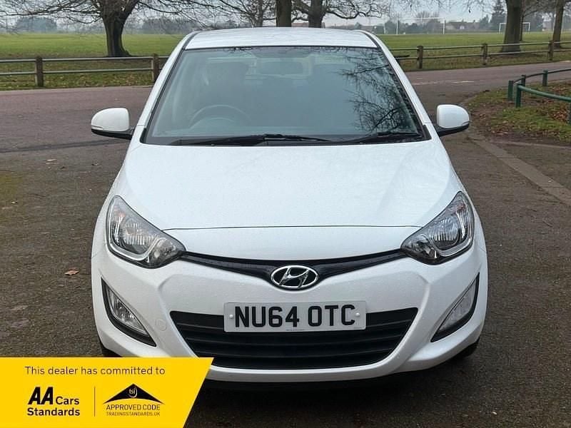 White Used 2014 Hyundai i20 Active Hatchback | £4,750 (Good price) - Image 1/4