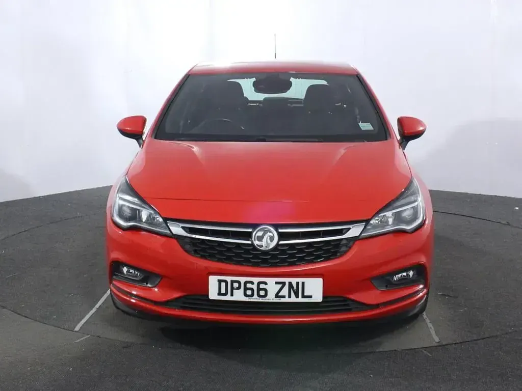 Used Vauxhall Astra SRi 150 HP (110 kW) 2016 Red Hatchback