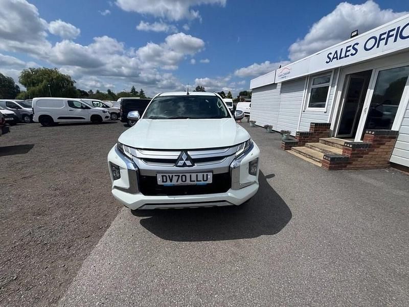 Used Mitsubishi L200 150 HP (110 kW) 2020 White Pickup