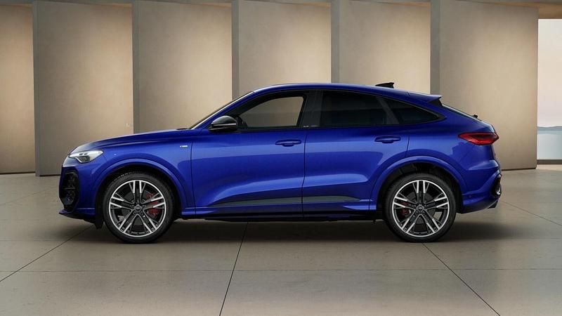 New Audi Q5 Sportback Advanced 2025 Blue SUV