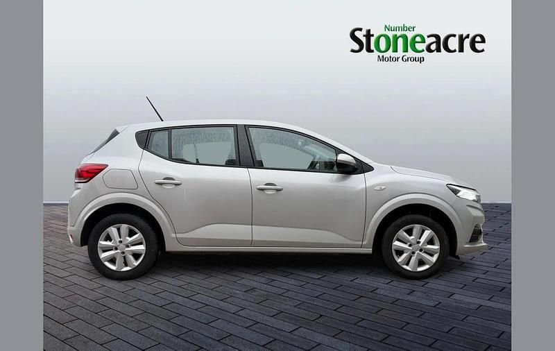 Begagnad Dacia Sandero Expression 90 HK (66 kW) 2023 Grå Halvkombi
