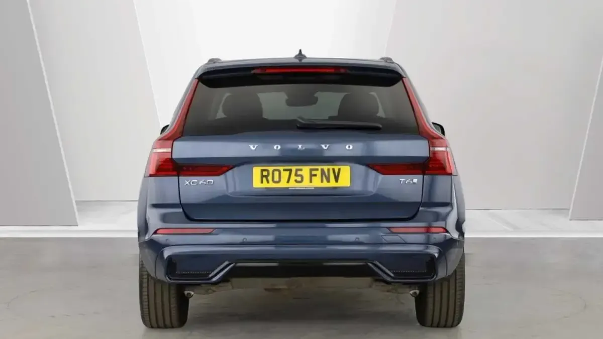 Used Volvo XC60 Plus 345 HP (253 kW) 2025 Blue SUV