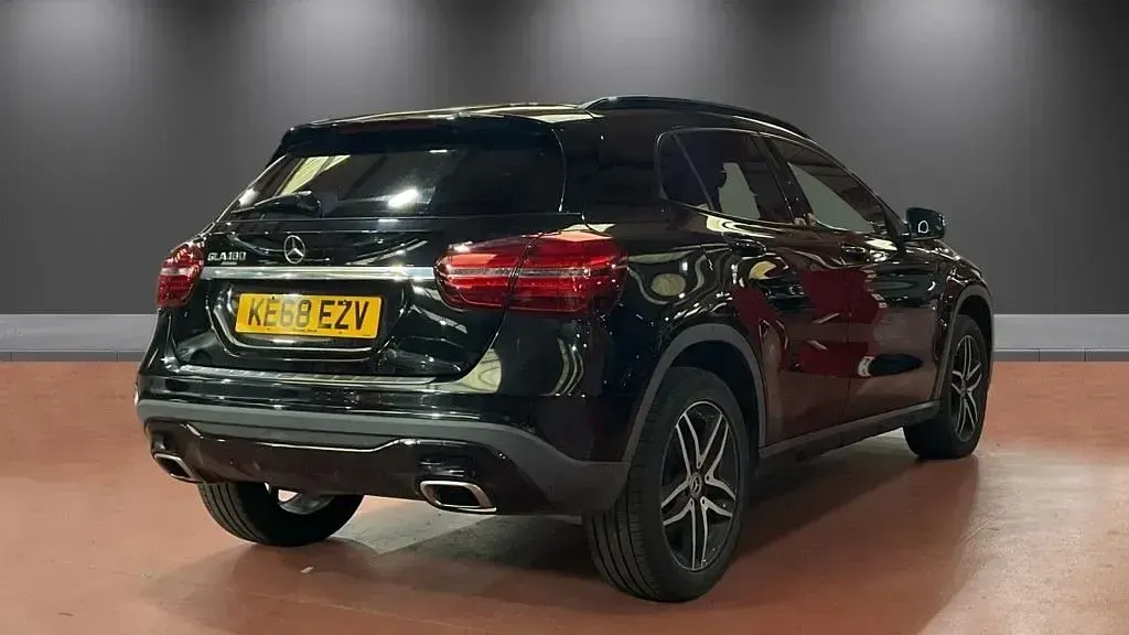 Used Mercedes GLA180 Urban 122 HP (89 kW) 2019 Black SUV