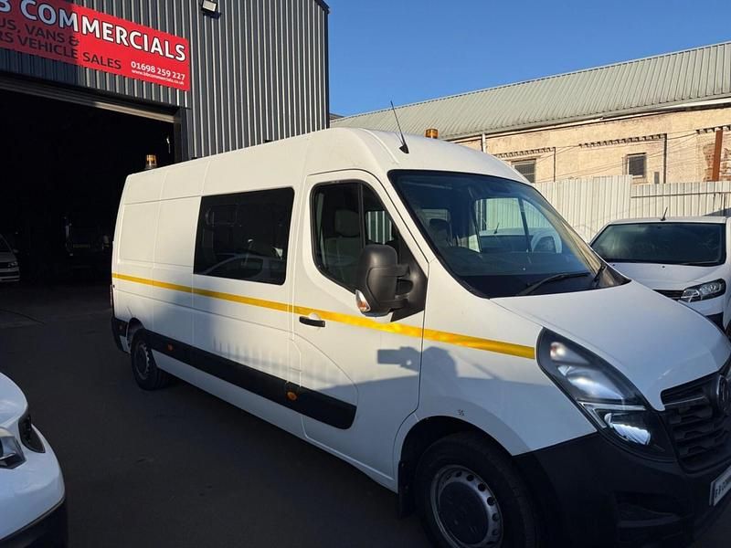 Second-hand Vauxhall Movano Edition 135 CP (99 kW) 2021 Alb Monovolum