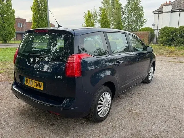 Usado Peugeot 5008 Active 2010 Azul Monovolume