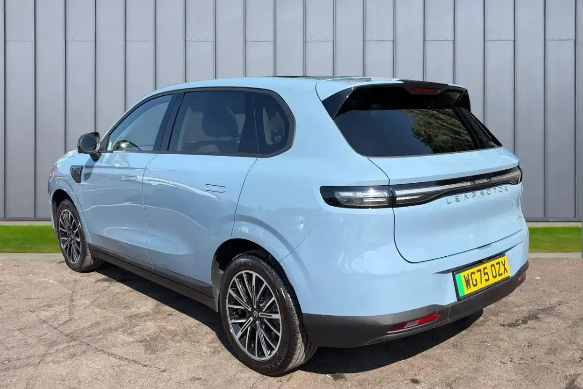 New Leapmotor B10 158 kW (215 HP) 2025 Blue SUV