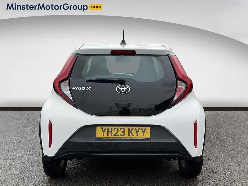 Used Toyota Aygo X X-pure 2023 White SUV