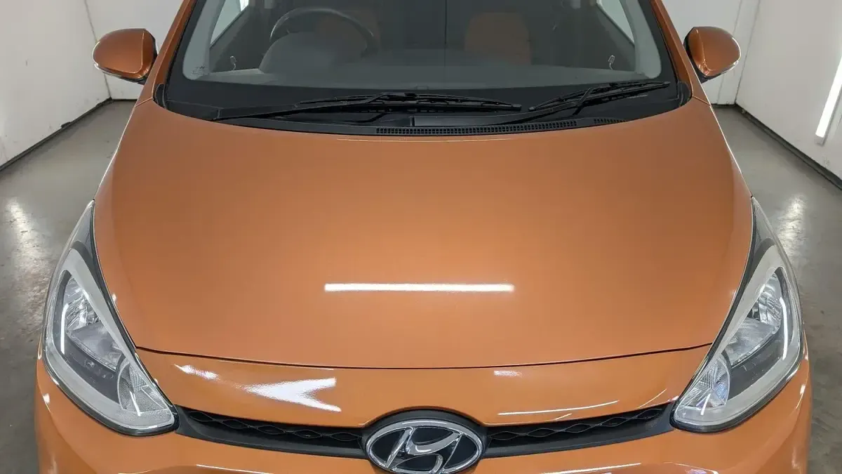 Used Hyundai i10 Premium 67 HP (49 kW) 2014 Orange Hatchback