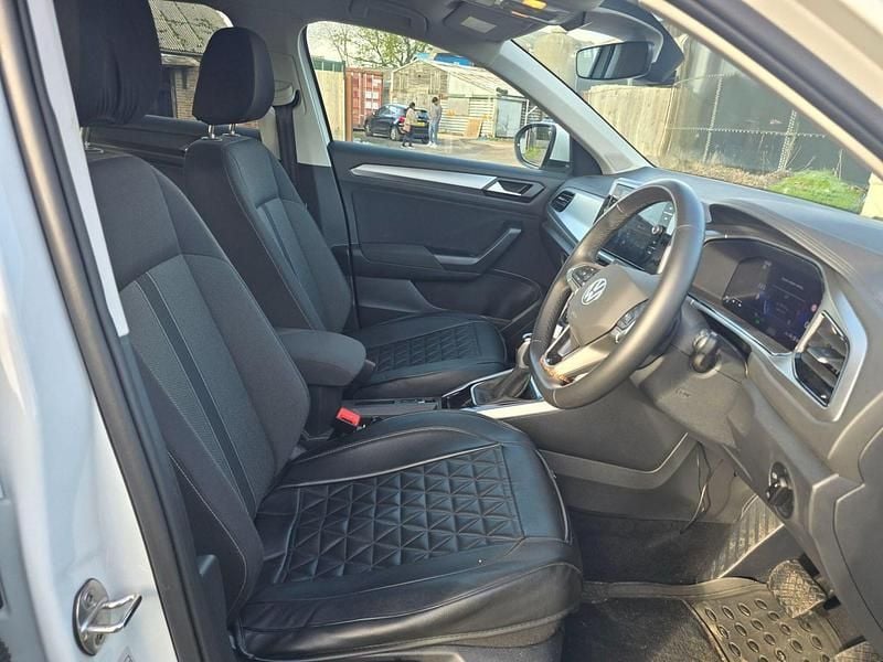 Used VW T-Roc Match 150 HP (110 kW) 2024 White SUV