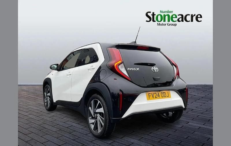 Used Toyota Aygo X 71 HP (52 kW) 2024 White SUV