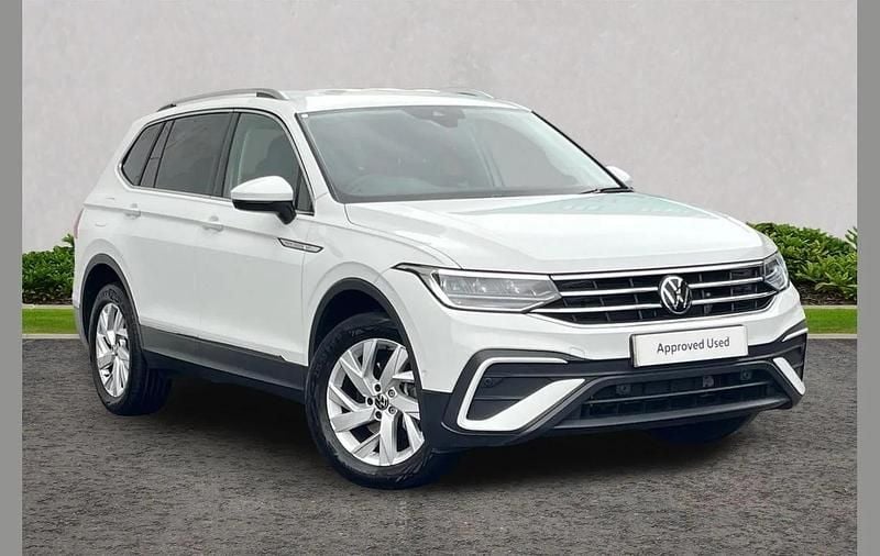 White Used 2025 VW Tiguan Allspace Life SUV | £27,995 (Fair price) - Image 1/4