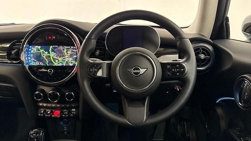 Used Mini Cooper Classic 134 HP (98 kW) 2023 Blue Hatchback