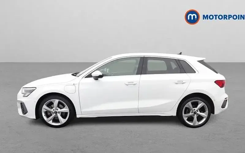 Used Audi A3 Sportback e-tron S-Line 204 HP (150 kW) 2025 Hatchback