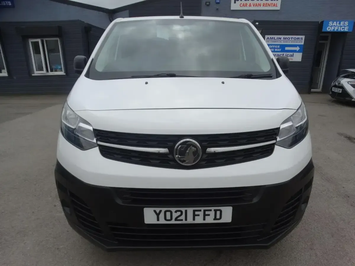 Used Vauxhall Vivaro Edition 2021 White MPV