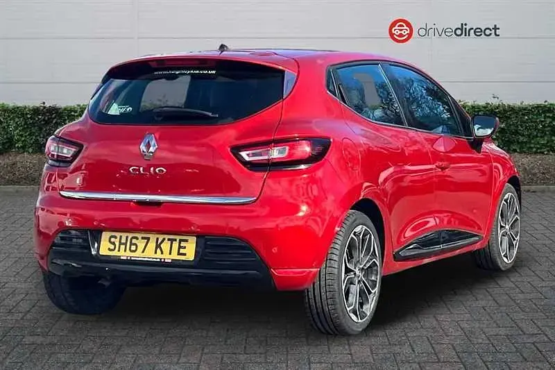 Used Renault Clio Dynamique 90 HP (66 kW) 2017 Red Hatchback