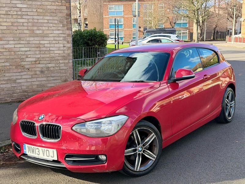 Used BMW 116 Sport Line 2013 Red Hatchback