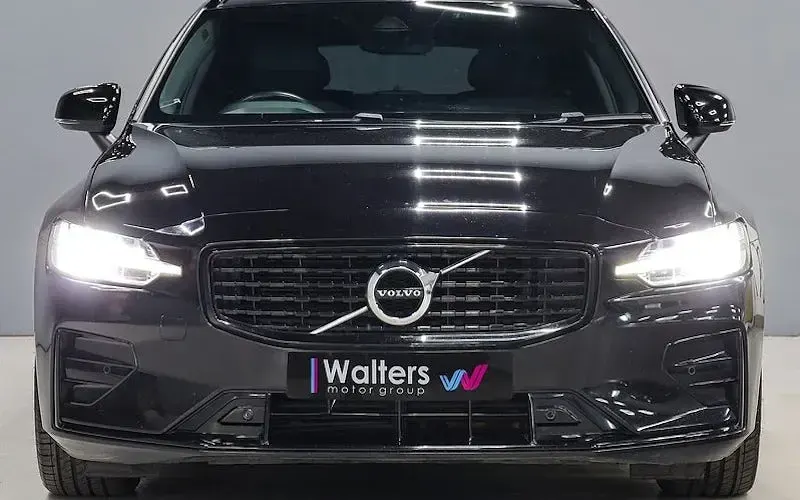 Used Volvo V60 R-Design 197 HP (144 kW) 2021 Estate