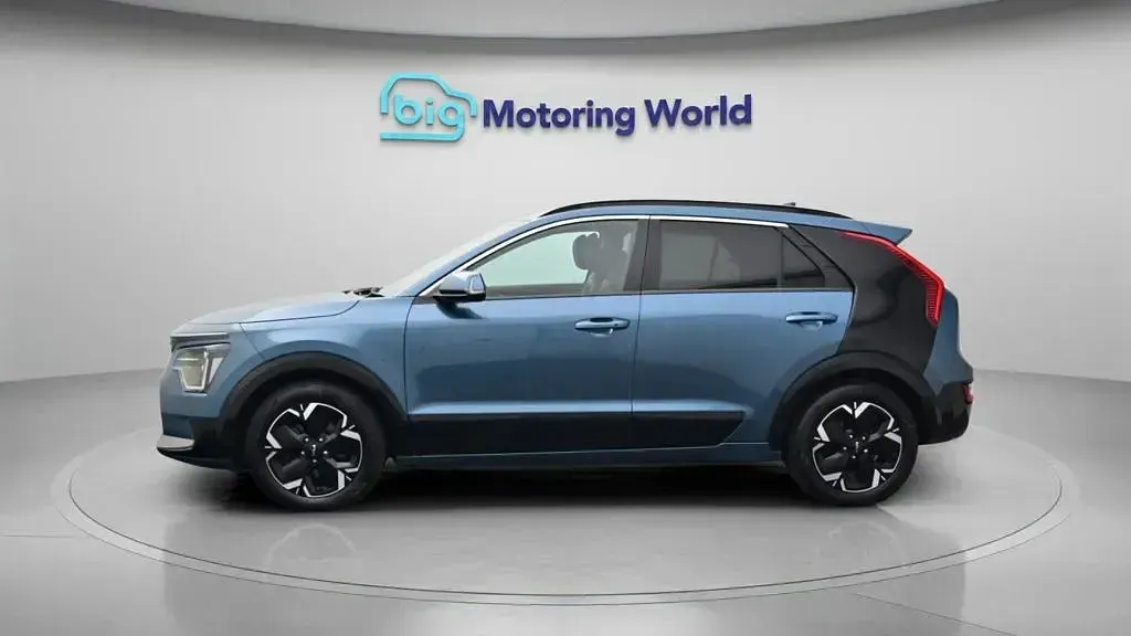 Used Kia e-Niro 147 kW (201 HP) 2023 Blue SUV