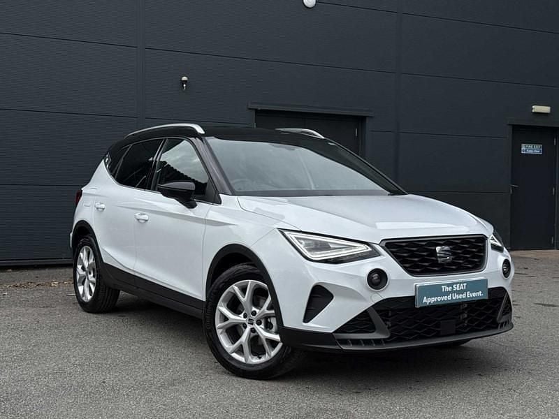 White New 2025 Seat Arona FR SUV | £18,750 (Fair price) - Image 1/4