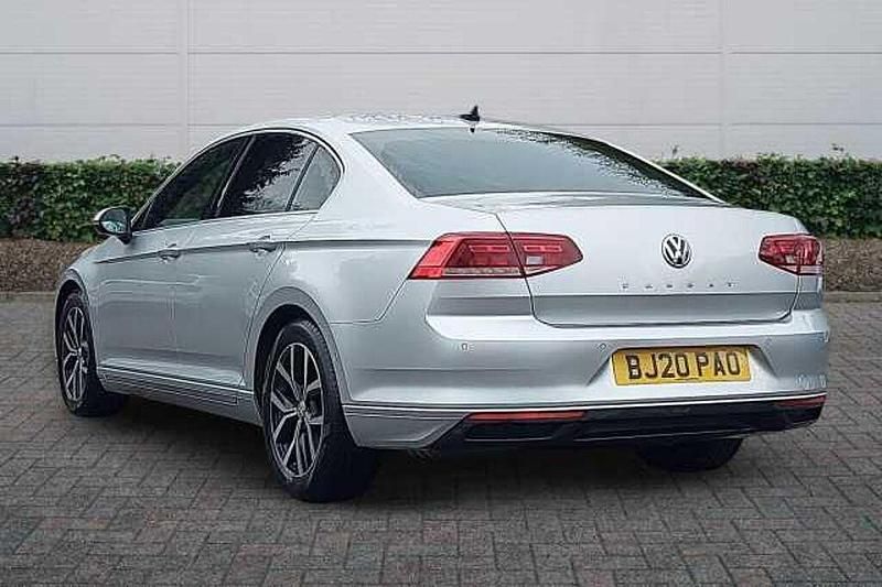 Used VW Passat SEL 150 HP (110 kW) 2020 Silver Sedan