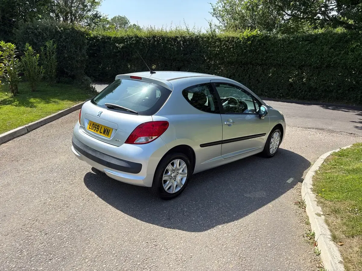Used Peugeot 207 S 75 HP (55 kW) 2010 Silver Hatchback