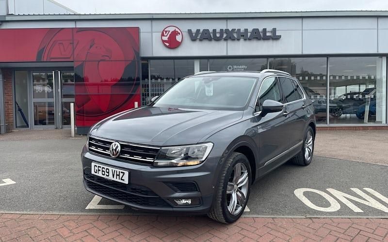 Grey Used 2019 VW Tiguan Match SUV | £17,443 (Fair price) - Image 1/4