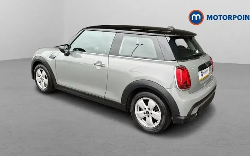 Used Mini Cooper Classic 136 HP (100 kW) 2021 Hatchback