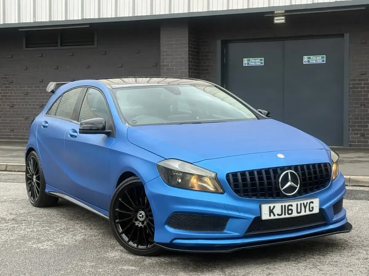 Used Mercedes A180 SE 2016 Blue Hatchback