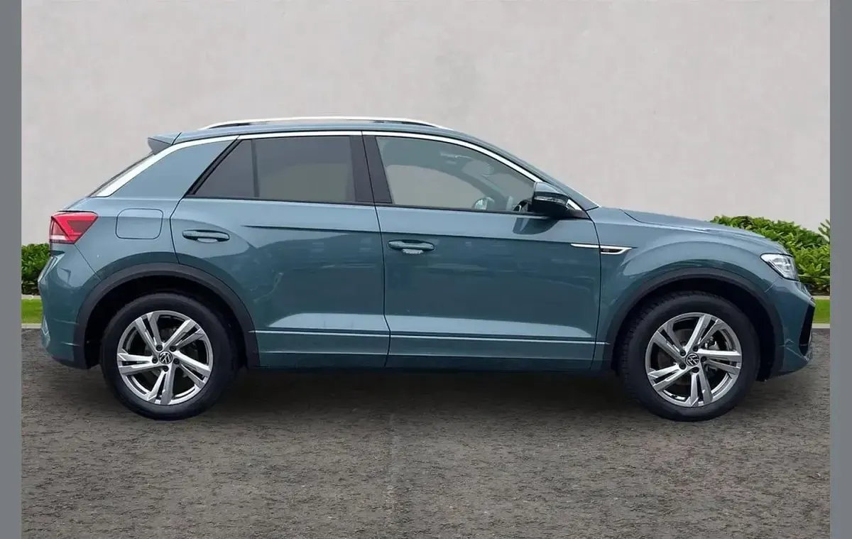 Used VW T-Roc R-line 150 HP (110 kW) 2025 Blue SUV