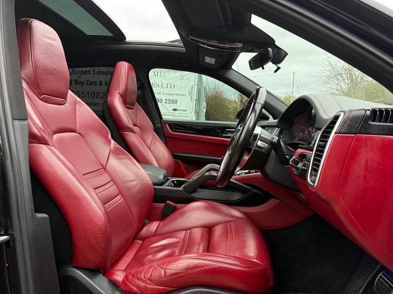 Used Porsche Cayenne 440 HP (323 kW) 2018 Black SUV