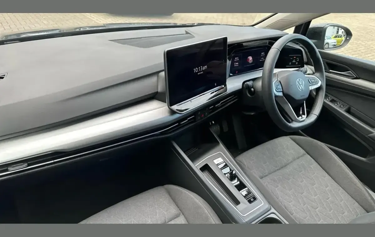 Gebraucht VW Golf VIII Match 200 PS (147 kW) 2025 Schwarz Kleinwagen