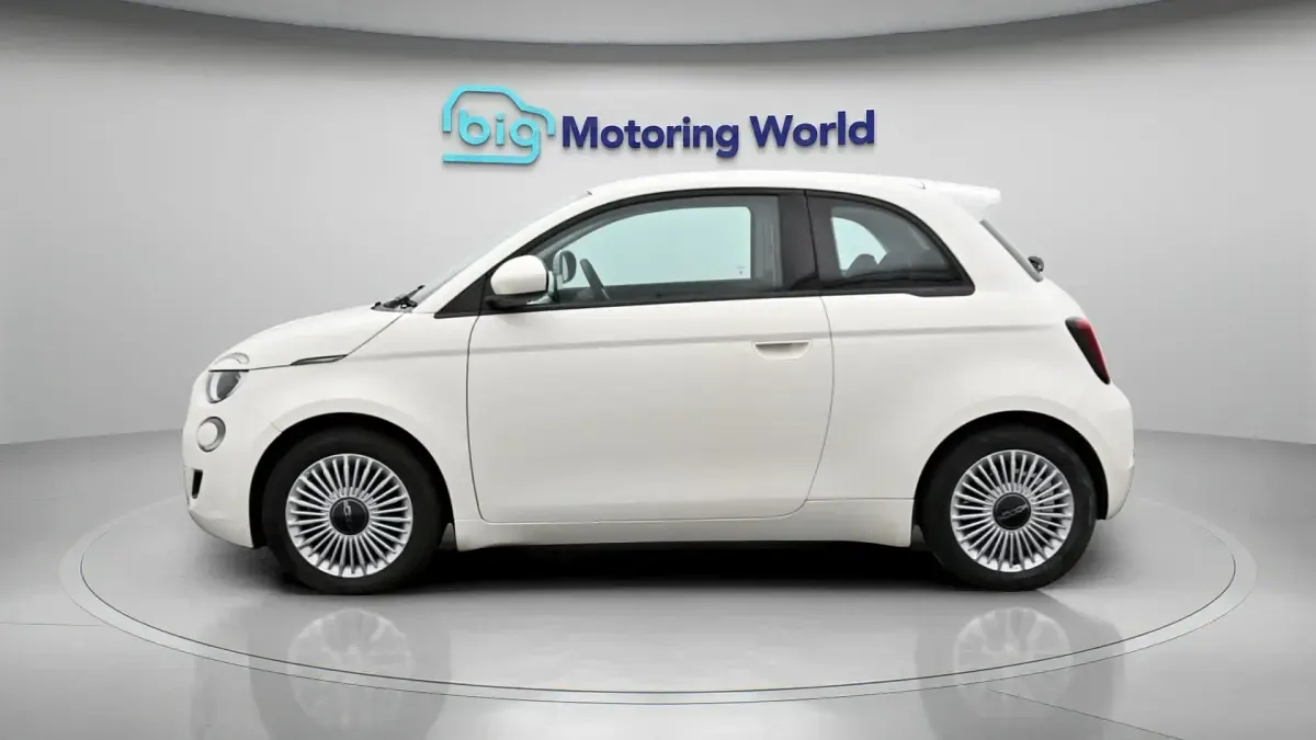 Used Fiat 500e Icon 86 kW (118 HP) 2022 White Hatchback