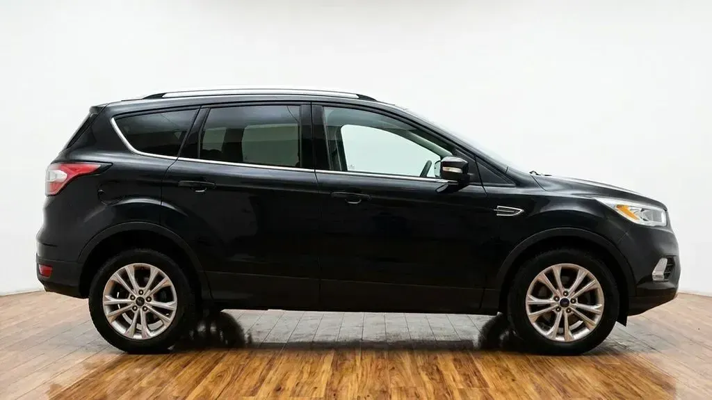 Used Ford Kuga Titanium 120 HP (88 kW) 2018 Black SUV