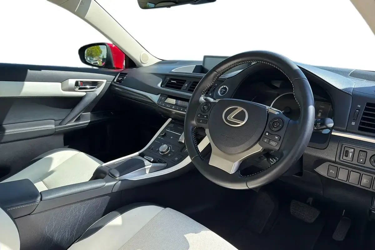 Used Lexus CT200h 2017 Red Hatchback