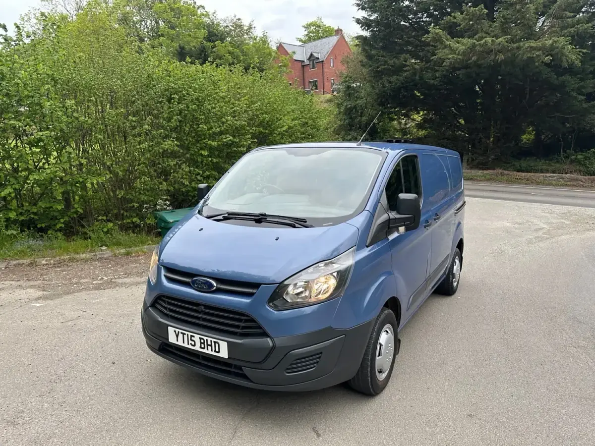 Używany Ford Transit Custom 100 KM (73 kW) 2015 Niebieski Van