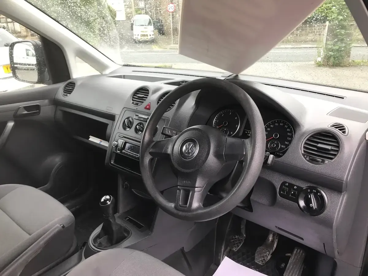 Used VW Caddy Startline 102 HP (75 kW) 2015 Black MPV