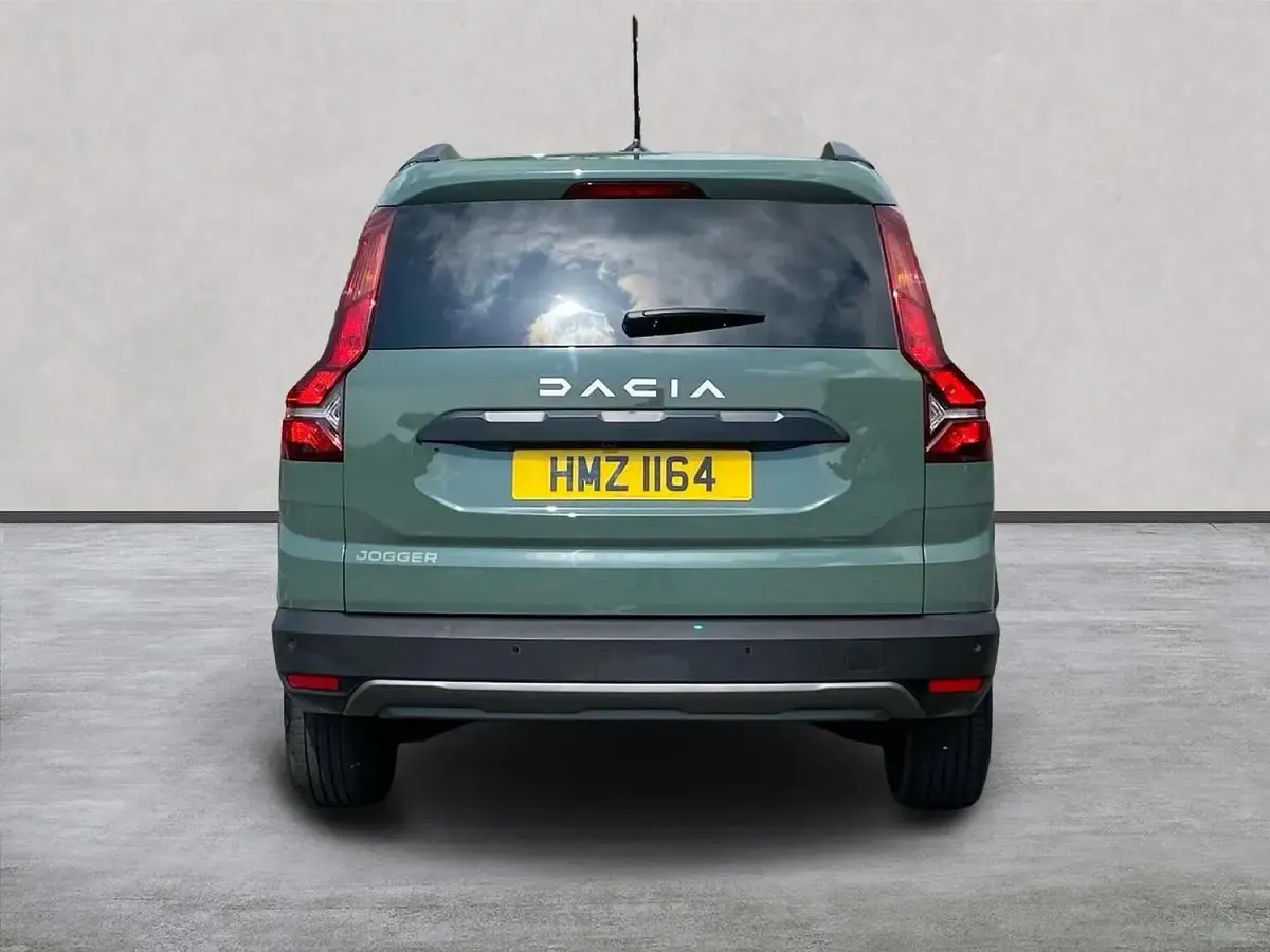Used Dacia Jogger Expression 110 HP (80 kW) 2025 Green MPV