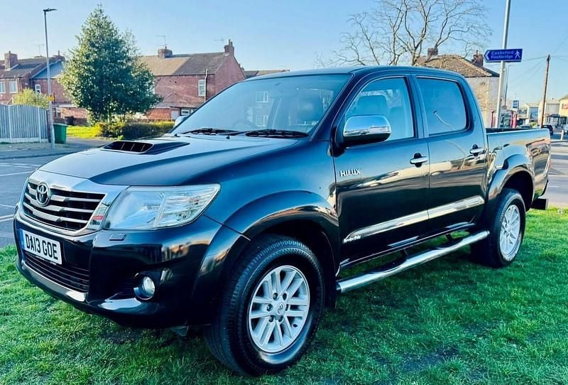 Used Toyota HiLux 2013 Black Pickup