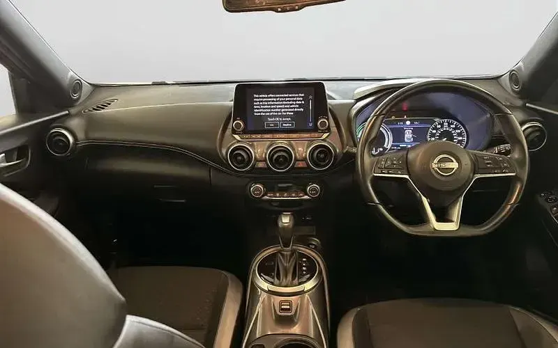 Usado Nissan Juke N-Connecta 143 HP (105 kW) 2023 Cinzento SUV