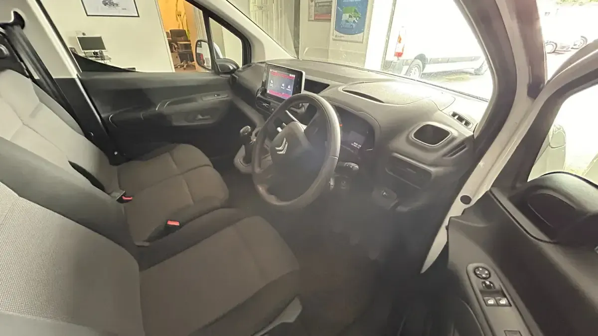Used Citroën Berlingo 75 HP (55 kW) 2019 White MPV