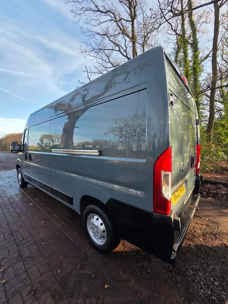 Used Vauxhall Movano Edition 140 HP (102 kW) 2022 Grey MPV