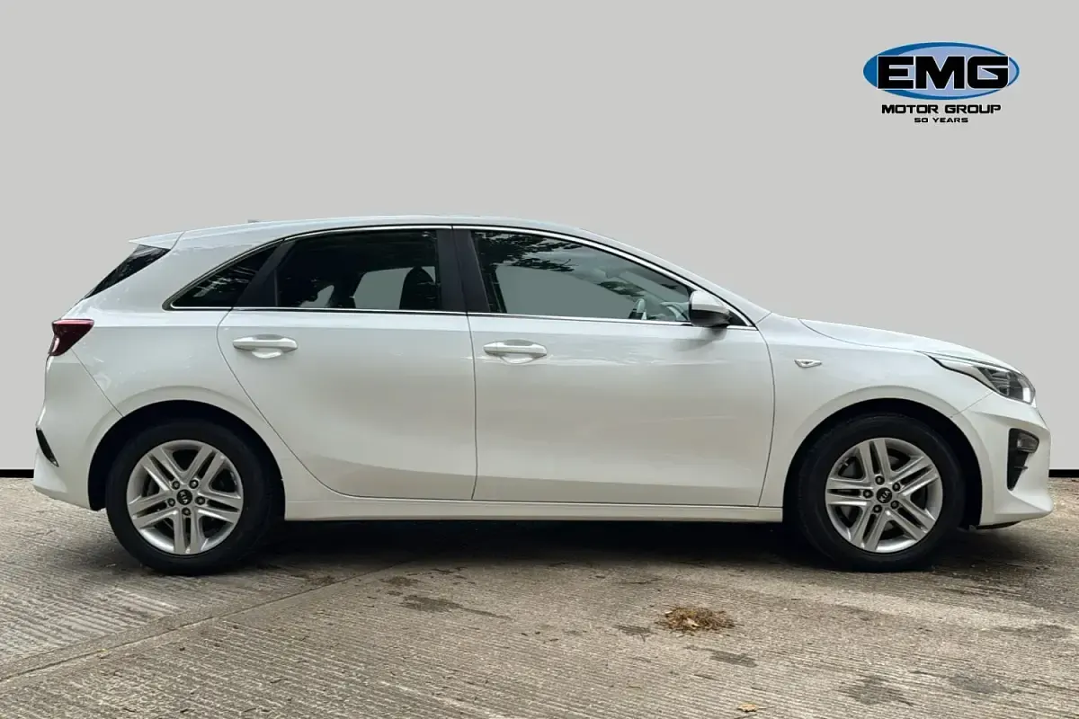 Käytetty Kia Ceed 118 HP (86 kW) 2019 Valkoinen Viistoperä