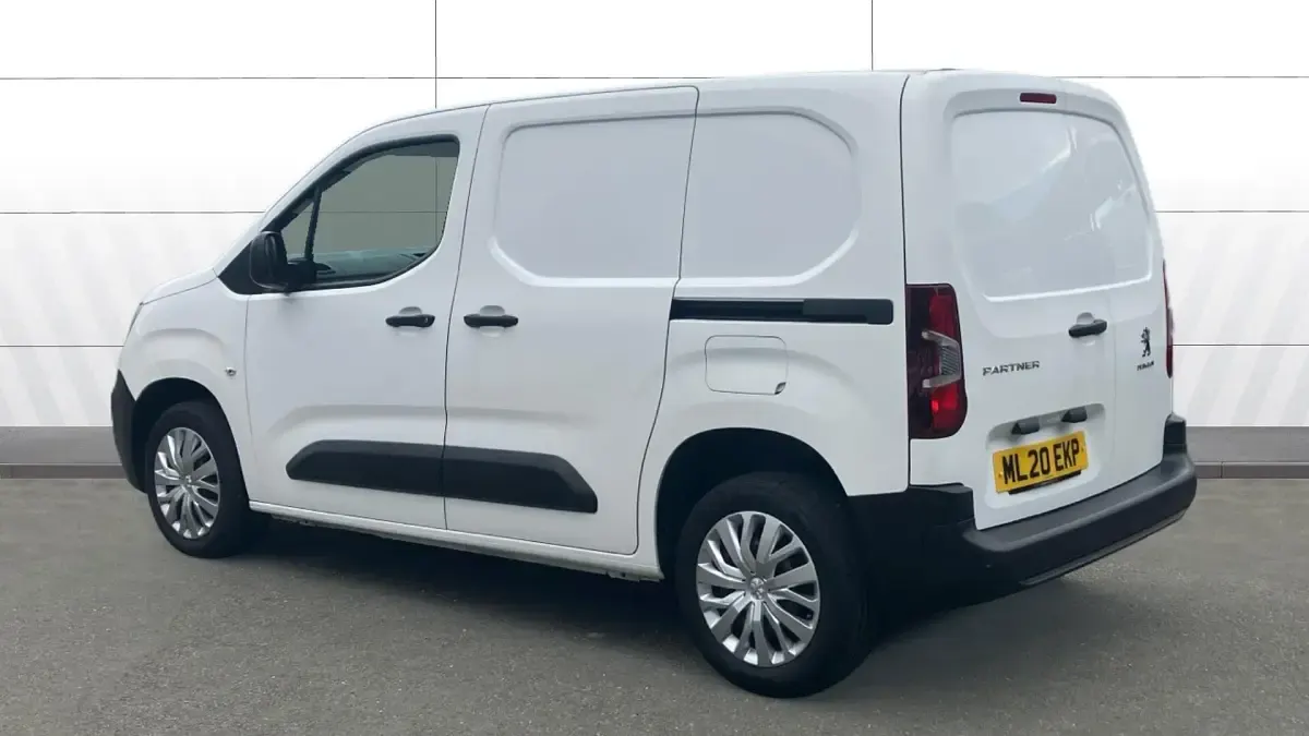 Begagnad Peugeot Partner 102 HK (75 kW) 2020 Minibuss